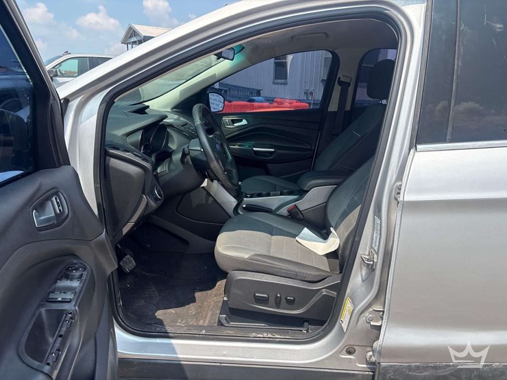 2015-ford-escape-image-10