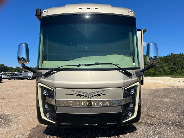 2016-entegra-coach-aspire-44b-mountain-master-luxury-diesel-pusher-motorhome-(51,192-miles)-image-13