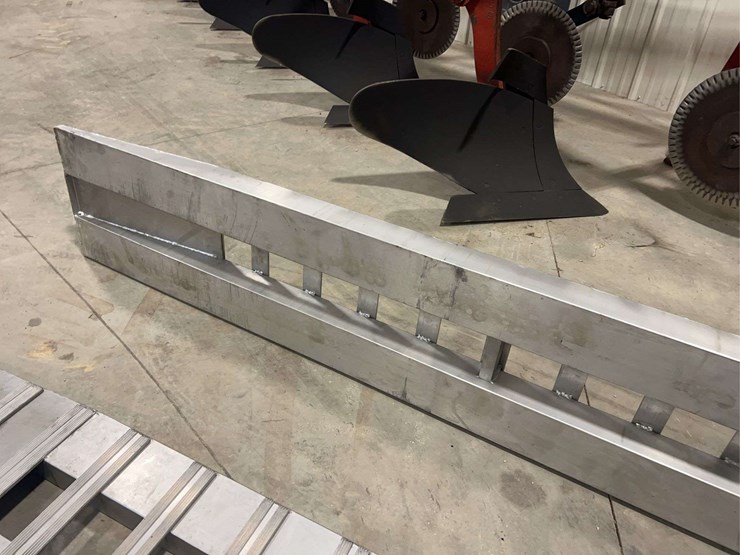 (2)-14’-aluminum-ramps-image-12