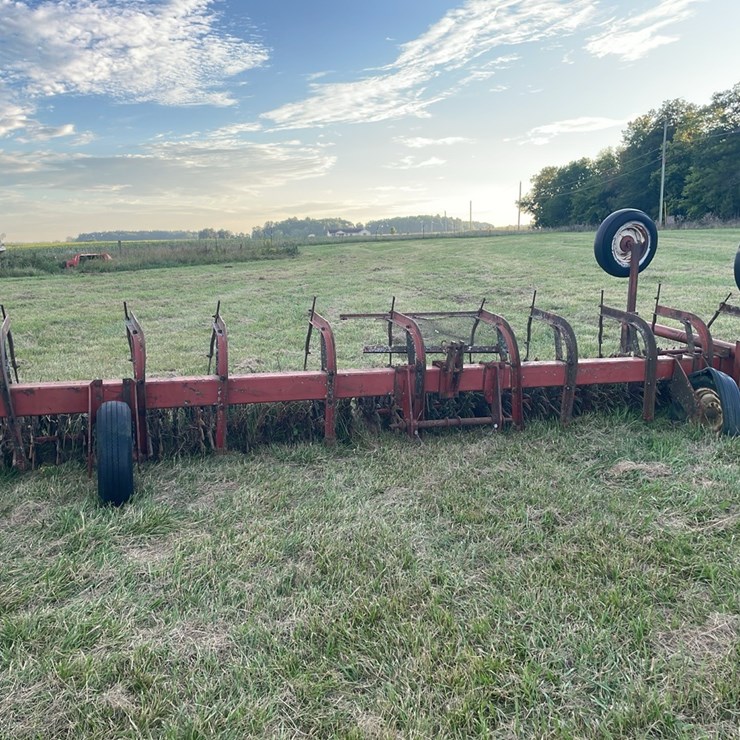 20’ IH 3pt rotary hoe