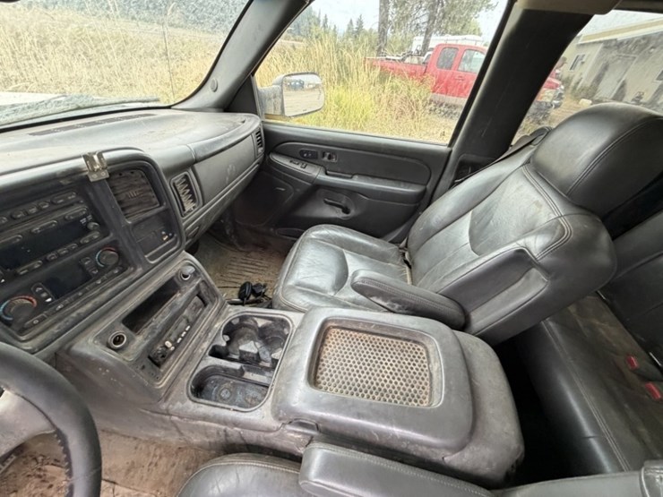 2005-chevrolet-silverado-2500-image-14