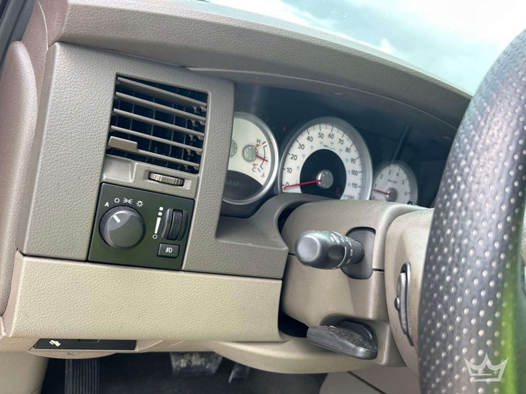 2004-dodge-durango-image-13