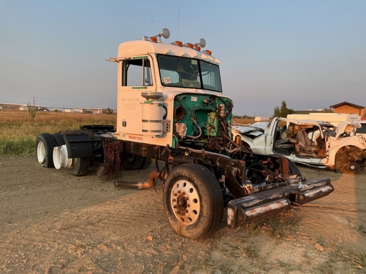 2003-peterbilt-378-image-3