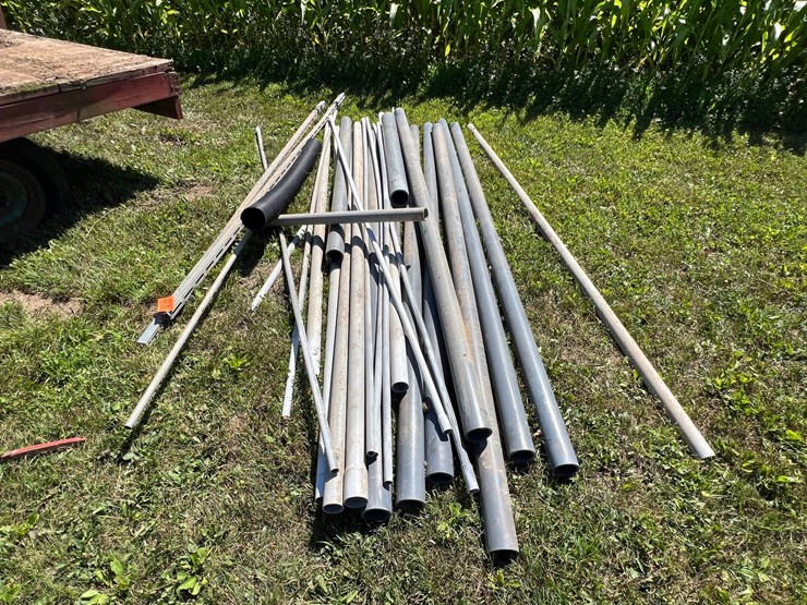 #5732-•-lot-of-misc.-plastic-piping-and-conduit-image-2