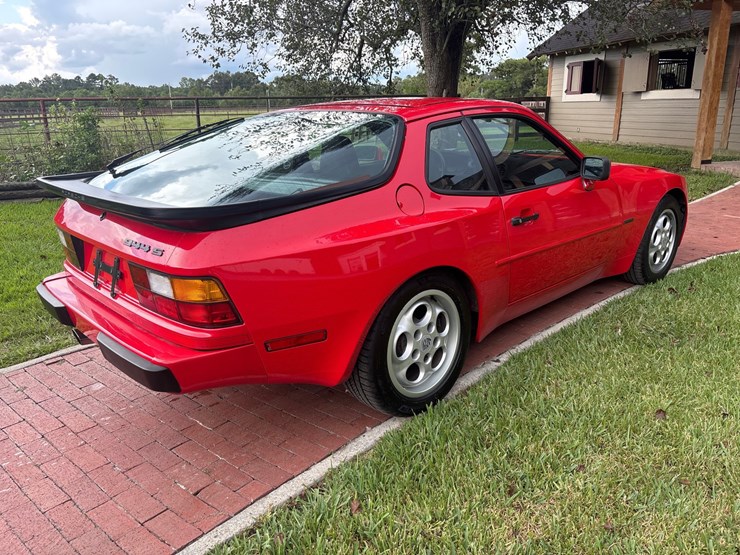#152-•-offered-at-no-reserve-|-1987-porsche-944-image-3