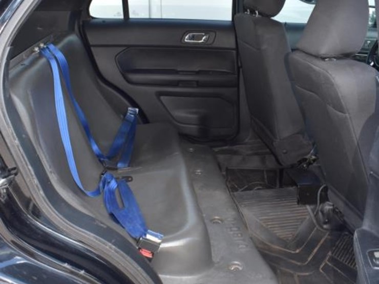 2018-ford-explorer-image-15