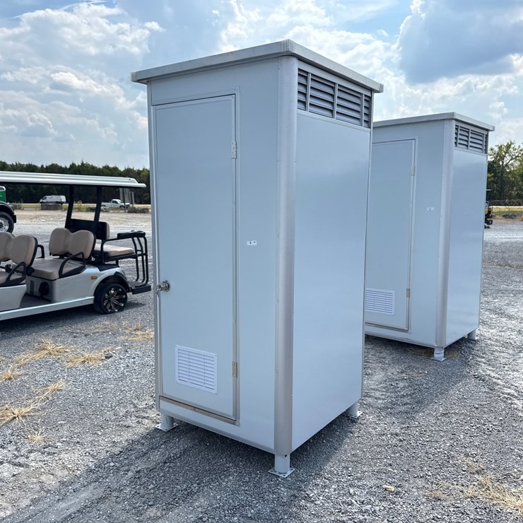 #186 • PORTABLE RESTROOM