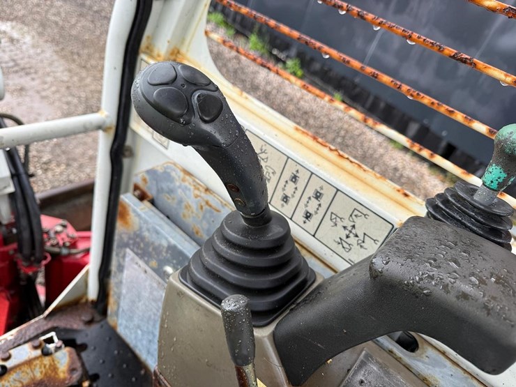 2009-takeuchi-tb138fr-image-21