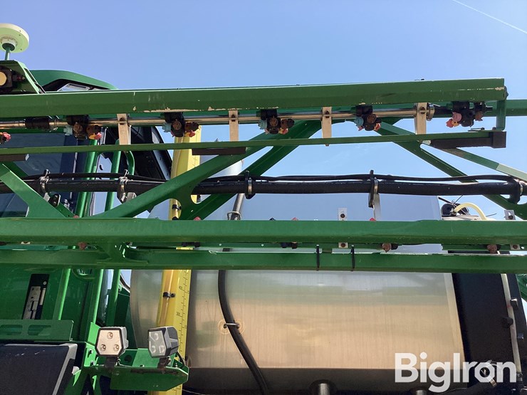 2024-john-deere-410r-image-17