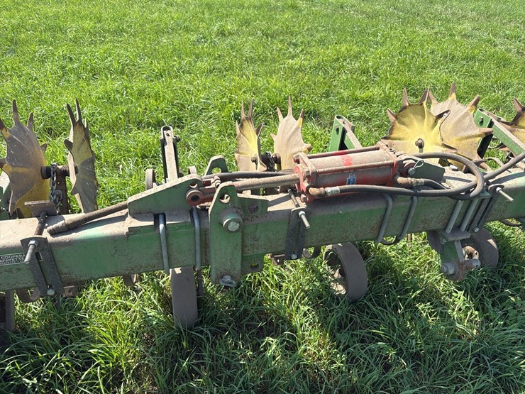 john-deere-8-image-4