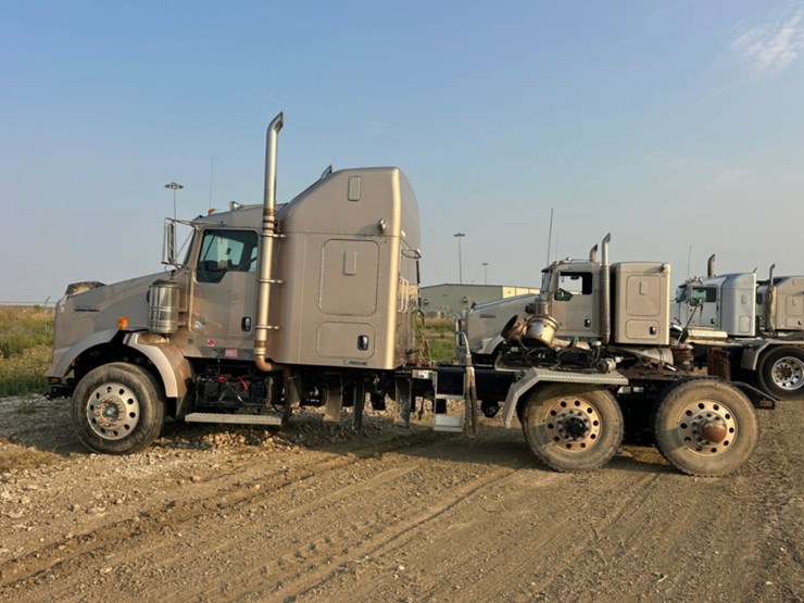 2013-kenworth-t800-image-8