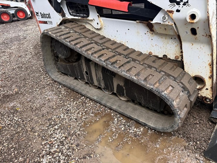 2012-bobcat-t750-image-11