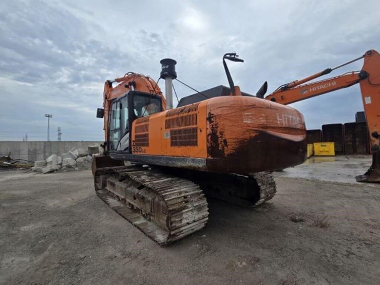 2016-hitachi-zx350-lc-image-9