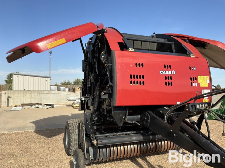 2022-case-ih-rb465-image-10