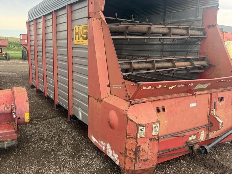 #161-•-h&s-forage-box-no-gear-image-2