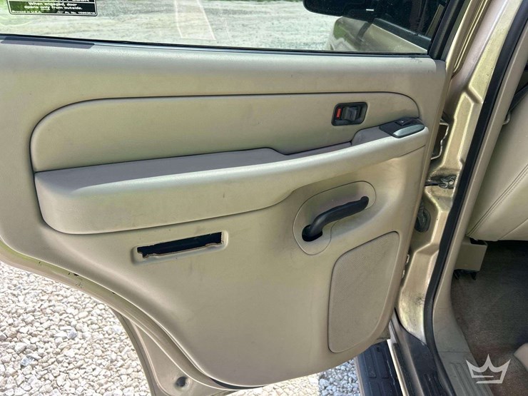 2005-chevrolet-tahoe-image-23
