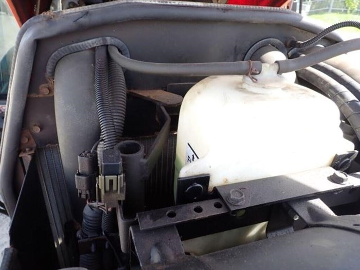 2009-kubota-m135x-image-56