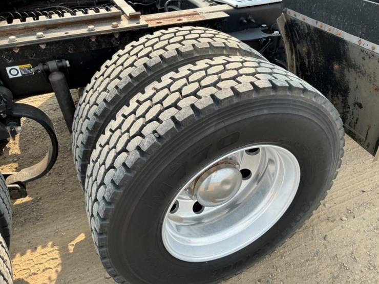 2012-peterbilt-386-image-15