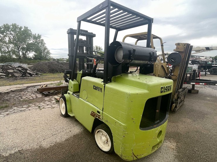 #10491-•-clark-lp-fork-lift-image-8