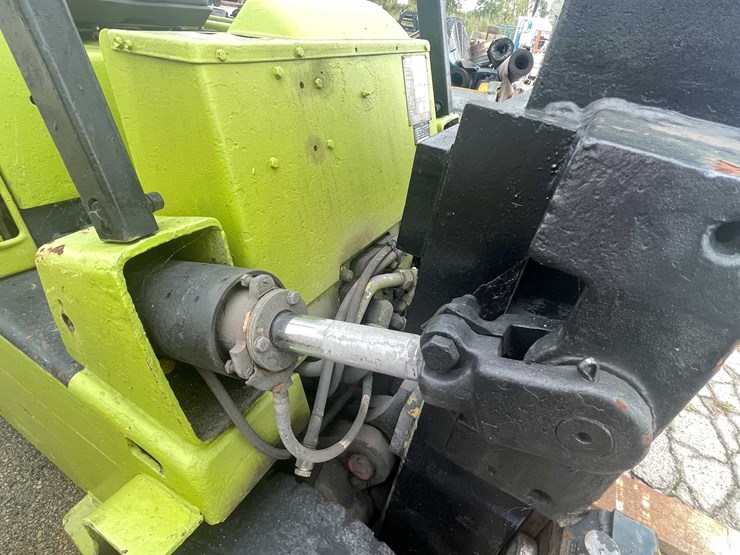 #10491-•-clark-lp-fork-lift-image-23