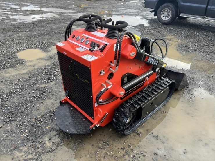 2026-agt-lrt23-mini-compact-track-loader-image-4