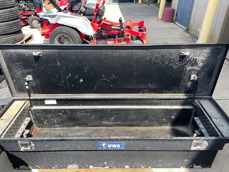 #9128-•-truck-bed-utility-box-(03)-image-4