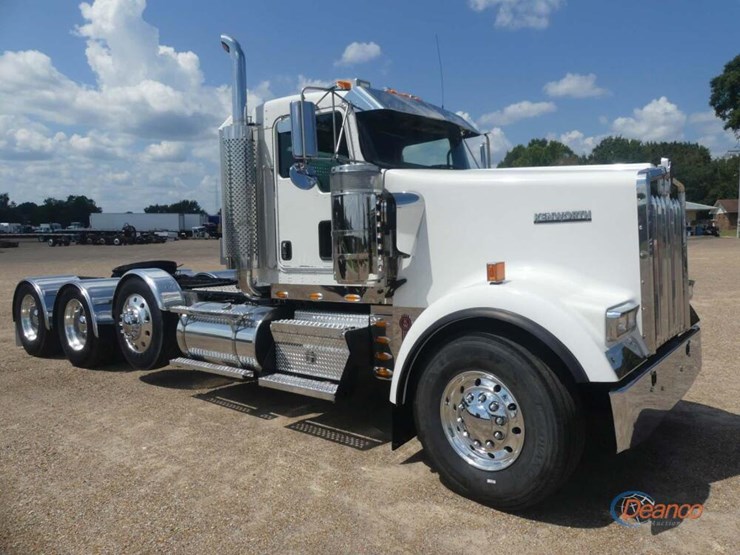 2018-kenworth-w900-image-1
