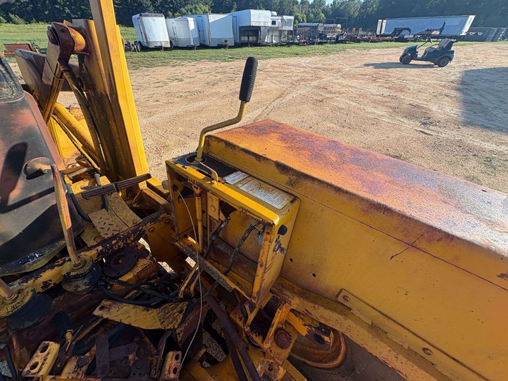 deere-410d-image-15