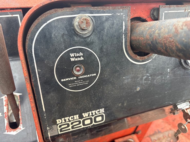 ditch-witch-2200-image-24