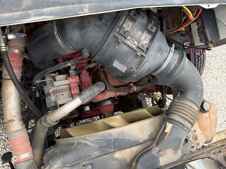 2011-ford-f650-image-25