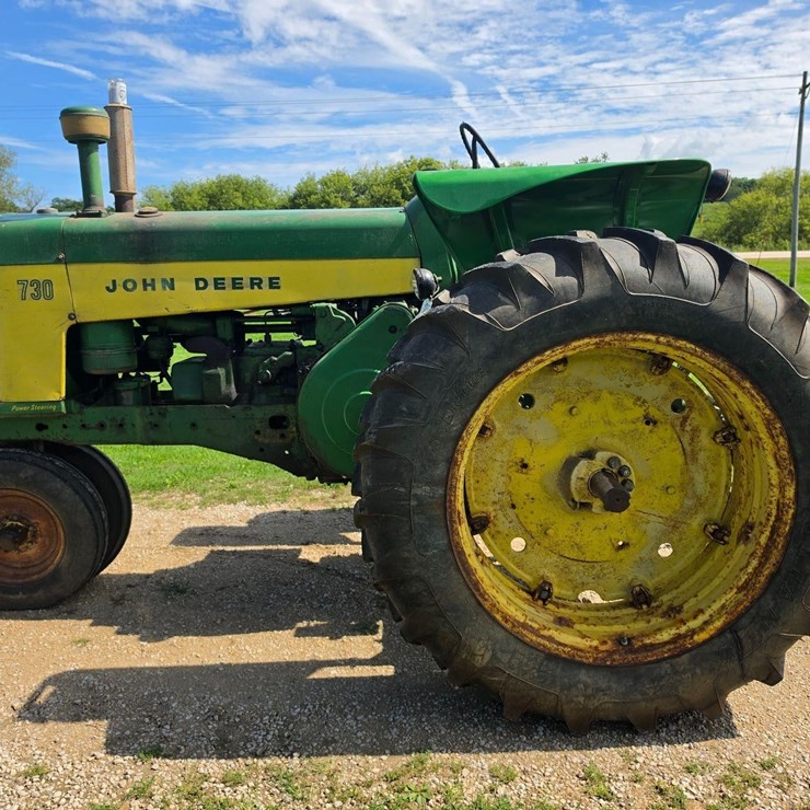 JOHN DEERE 730