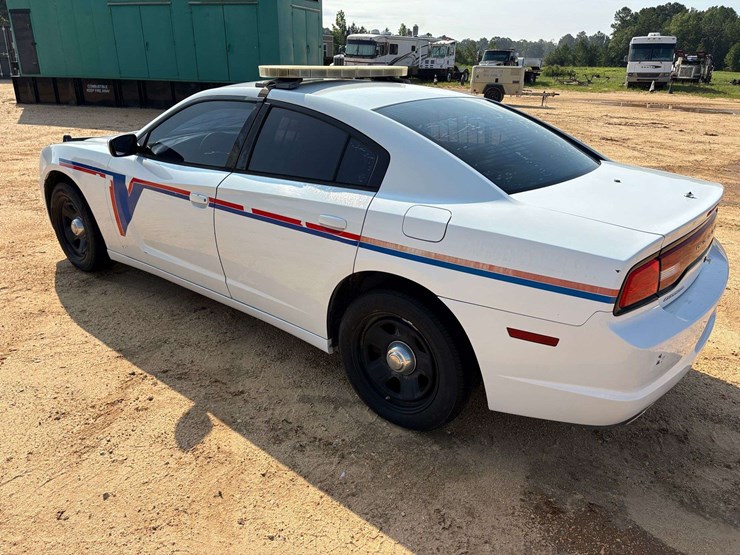 2011-dodge-charger-4-door-police-sedan-(92,087-miles)-image-4