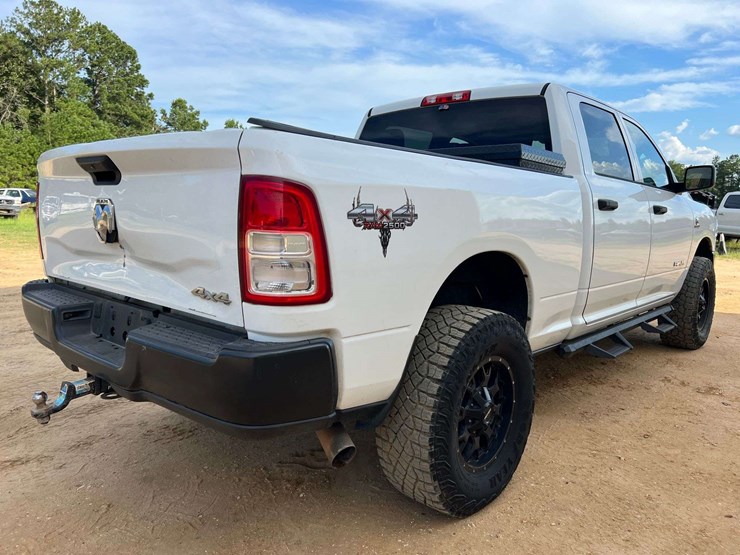 2019-ram-2500-tradesman-image-3