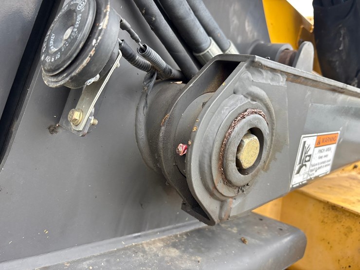 2019-new-holland-l228-image-28