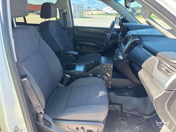 2016-chevrolet-tahoe-image-22
