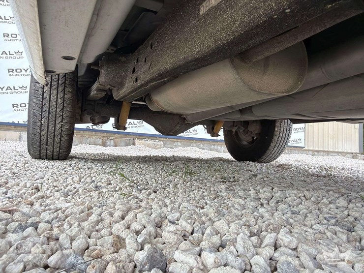 2018-chevrolet-express-g2500-image-40