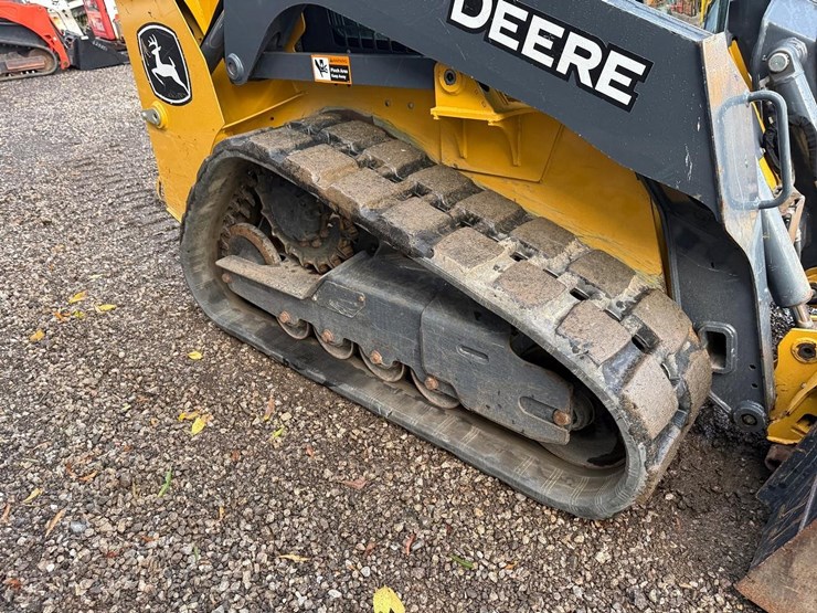 2023-deere-317g-image-12