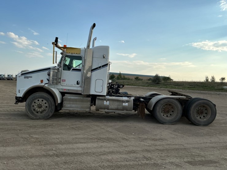 2012-kenworth-t800-image-8