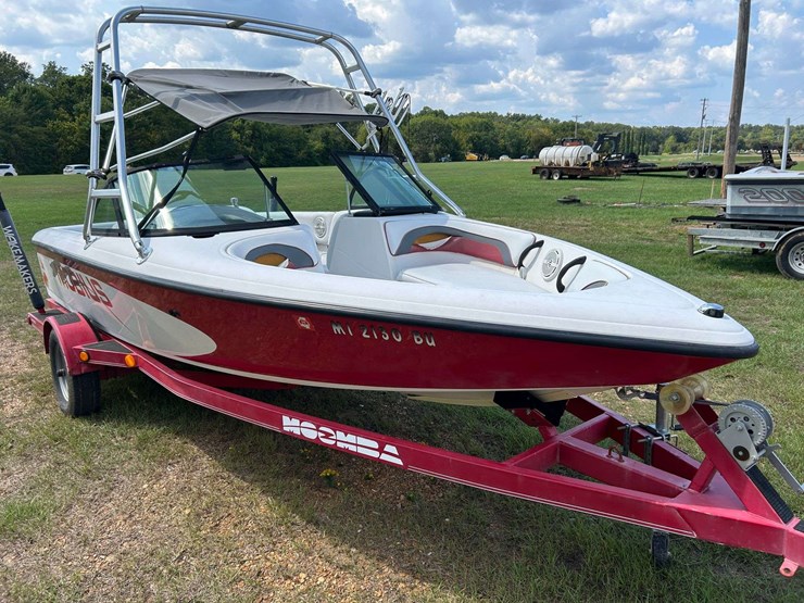 2000-moomba-mobious-ski-boat-w/trailer-(65-actual-hours)-image-4