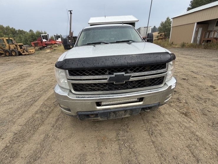 2011-chevrolet-silverado-2500-image-8