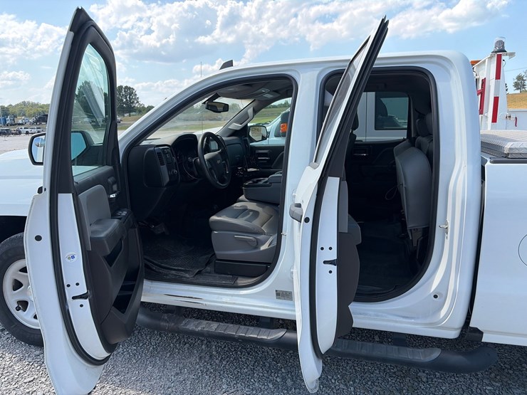 2018-chevrolet-silverado-1500-image-13