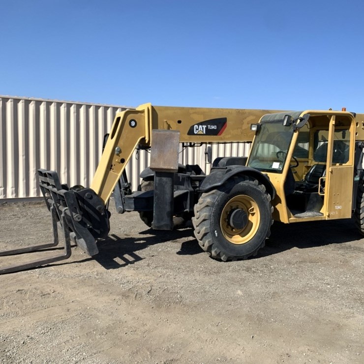 2010 CATERPILLAR TL943