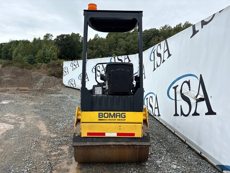 2011-bomag-bw120ad-4-image-4