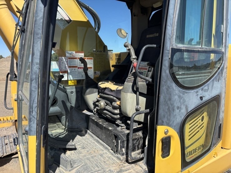 2013-komatsu-pc228us-lc-8-image-32
