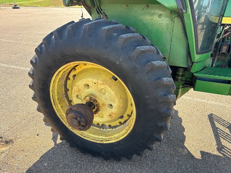 john-deere-4630-image-11