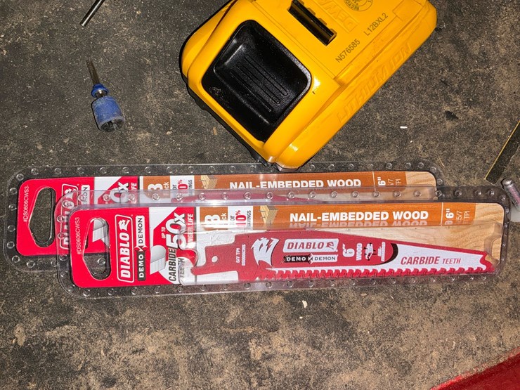 #101-•-dewalt-20v-max-power-tool-assortment-with-batteries-and-accessories-image-14