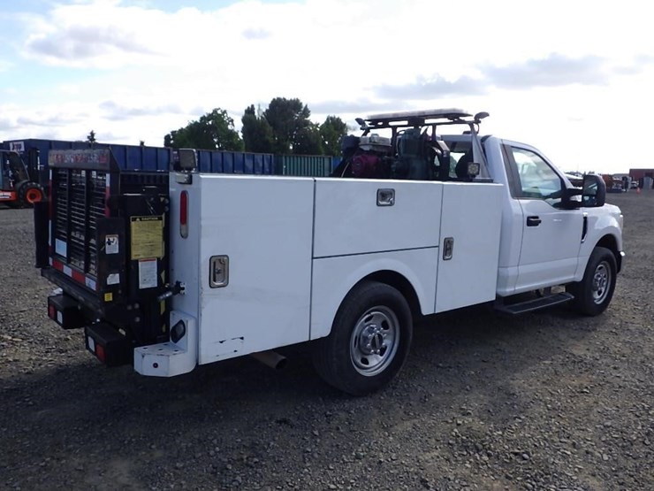 2021-ford-f350-image-5