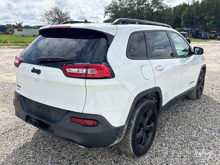 2015-jeep-cherokee-image-3