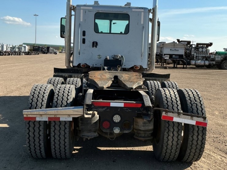 2012-freightliner-coronado-122-sd-image-9