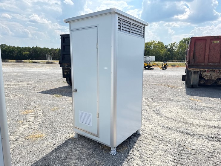 #187-•-portable-restroom-image-1